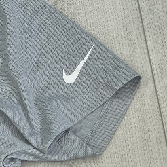 Nike RUN Polo Shirt Men’s Size Medium Gray NWT - Picture 3 of 11